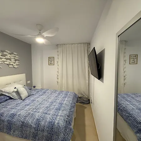 M404 - Mondrian World, Sofisticado - Servhouse El Borseral